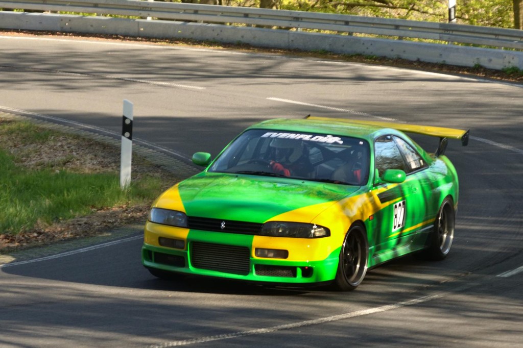 Jan Sauerwein in seinem Nissan Skyline R33